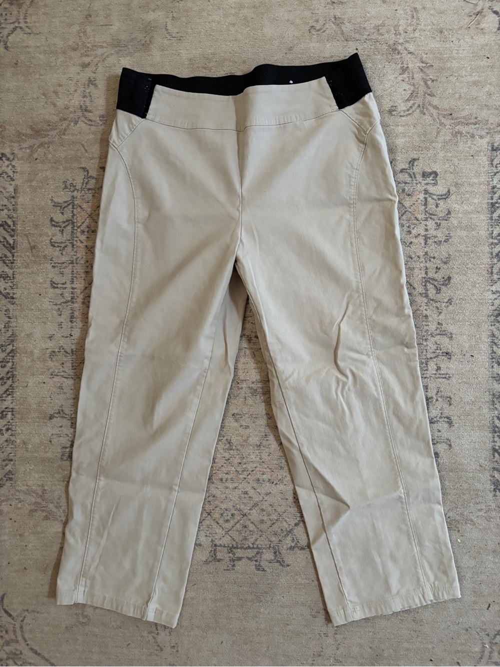 Simply Vera Vera Wang Beige Cropped Pull-On Pants with Black Waistband